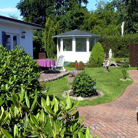Ferienhaeuser Am Teich In Holiday home