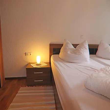 Ferienhaeuser Am Teich,