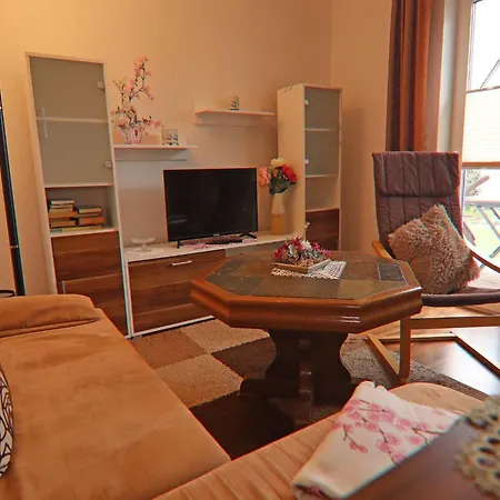 Ferienhaeuser Am Teich, Holiday home *