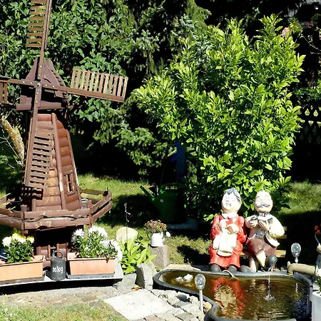 Ferienhaeuser Am Teich, Holiday home *